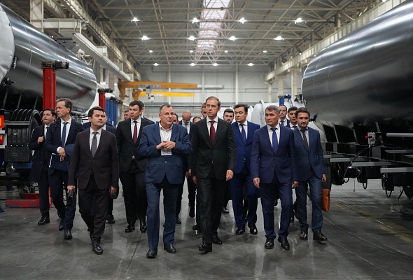 Денис Мантуров посетил завод «Сеспель»